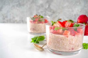 Strawberry Protein Overnight Oats (3)